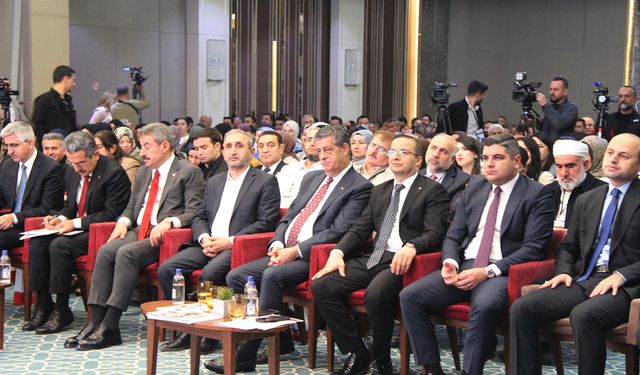 Yerli ve yabancı 111 akademisyenin katıldığı "IV. Uluslararası Melayê Cizîrî Sempozyumu" başladı