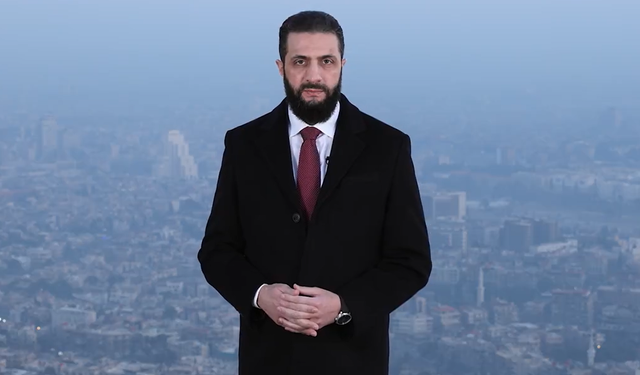 Ahmed eş-Şara, yaptırımların kaldırılmasının ardından Suriyelilere Kasyun Dağı'ndan seslendi