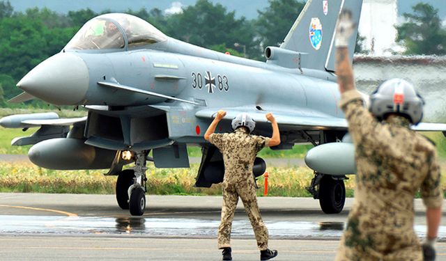 Almanya, Polonya'ya asker ve Eurofighter savaş uçağı konuşlandırdı