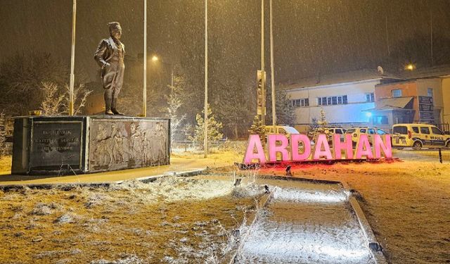 Ardahan’da kar yağışı etkisini sürdürüyor