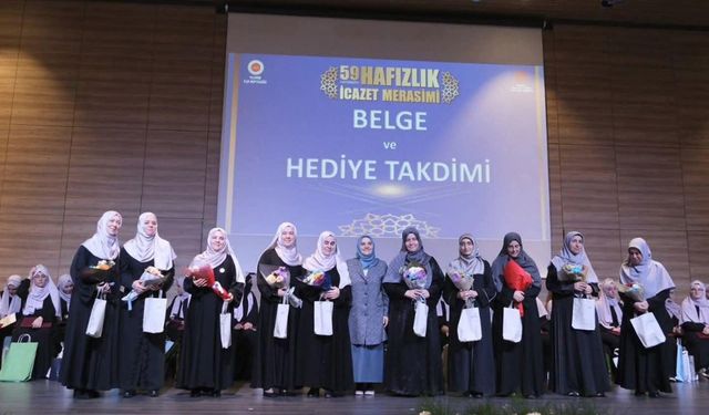 Bursa’da hafızlığını tamamlayan 59 öğrenci için icazet tören yapıldı