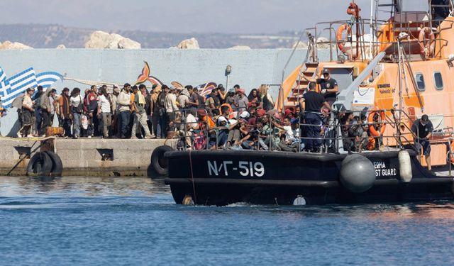 Gavdos Adası açıklarında 545 düzensiz göçmen kurtarıldı