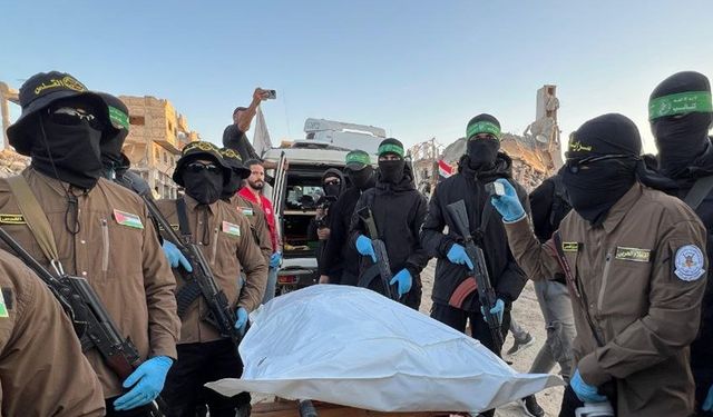 Gazze'deki direniş, bir siyonist esirin cesedini teslim etti