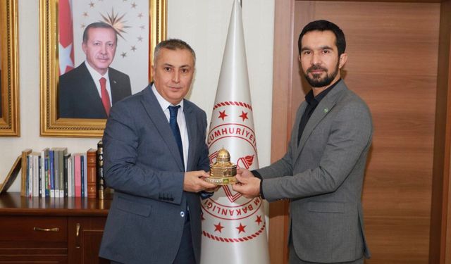 HÜDA PAR Bursa İl Başkanlığı'ndan yeni atanan İl Millî Eğitim Müdürüne ziyaret