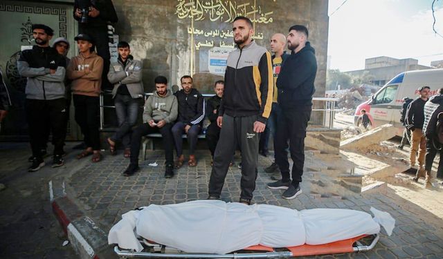 İşgalciler ateşkesi yine çiğnedi: Gazze'nin dört bir yanında saldırılar