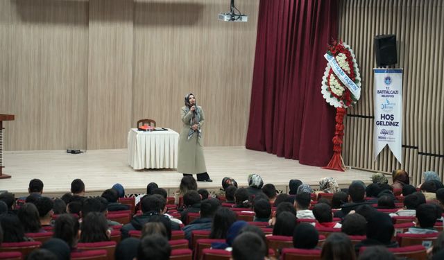 Malatya’da “Uzaktan Sevmek Kudüs” programına yoğun ilgi
