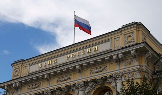 Rusya Merkez Bankası politika faizini 50 baz puan düşürdü