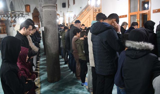 Şanlıurfa’da baba-oğul sabah namazı buluşmaları düzenlendi
