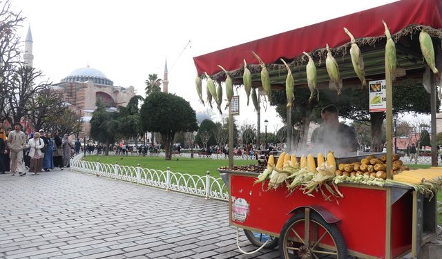 Tarihin gölgesinde sokak lezzetleri
