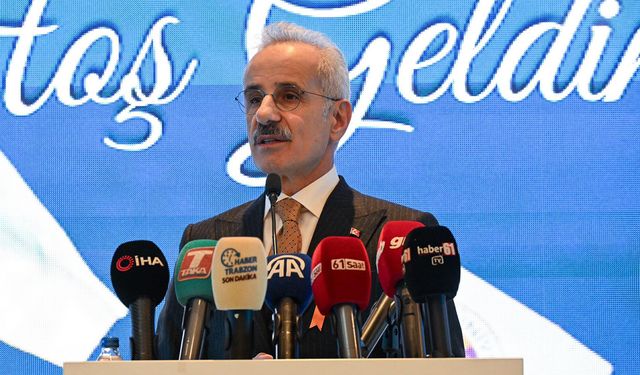 Bakan Uraloğlu, Avrasya Üniversitesi’ndeki programa katıldı