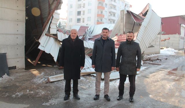 Çatılar çöktü, ürünler zarar gördü: Buğday pazarı esnafından destek çağrısı