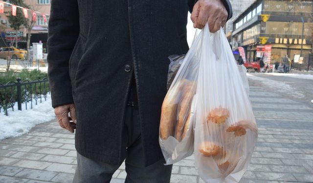 Emeklilerden tepki: Bu maaşla açlıktan başka bir şey gelmez