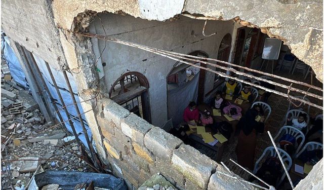 Gazze’de yıkıntılar arasında eğitim mücadelesi