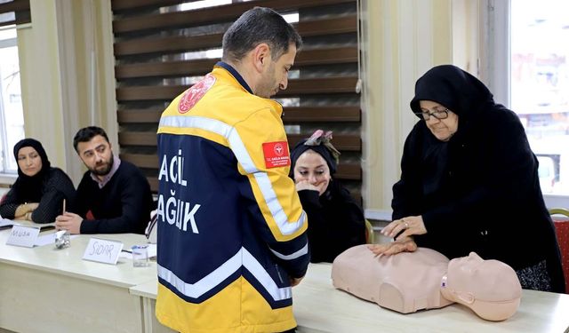 İlk yardımda yaş engel değil: 68 yaşındaki Naciye Budak örnek oldu