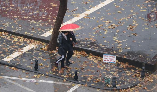 Meteoroloji'den kuvvetli yağış, fırtına ve çığ uyarısı