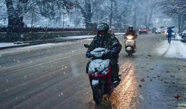 Olumsuz hava koşulları nedeniyle bazı illerde motokuryelere trafik yasağı