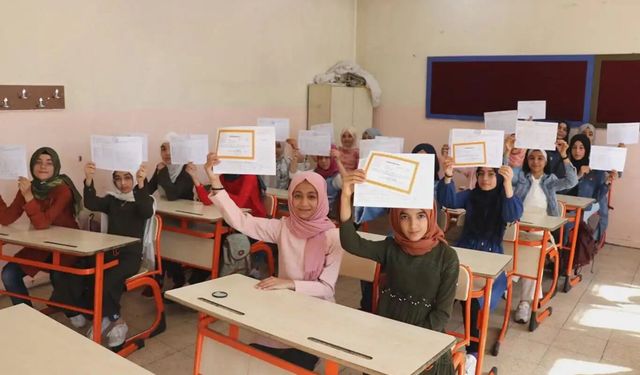 Psikoloğu Başakgil: Karne notu çocuğun kimliği değildir