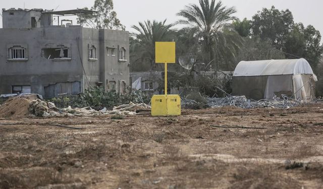 Siyonist işgalciler Gazze'de "sarı hat"ı genişletti, onlarca binayı yıktı