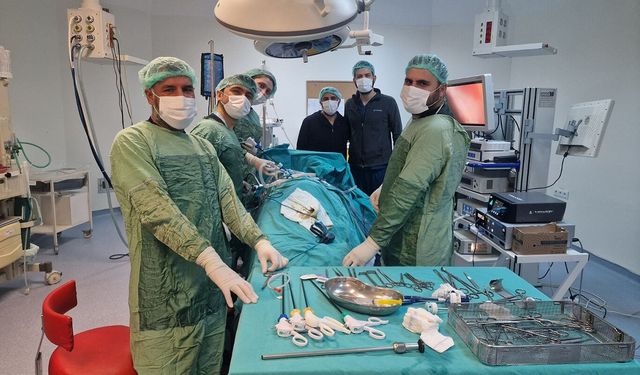 Viranşehir’de büyük böbrek kisti ameliyatı başarıyla gerçekleştirildi