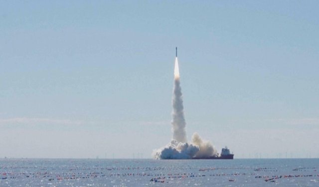 Çin, denizden 7 uydu fırlattı