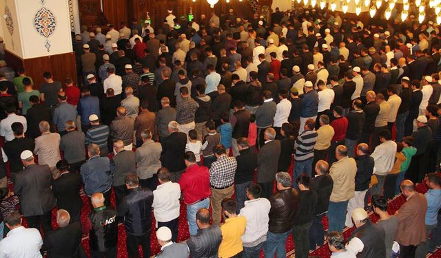 Diyarbakır'da 15 camide hatimle teravih namazı kılınacak