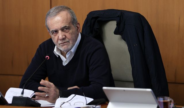 İran medyası: Pezeşkiyan, ABD ile nükleer mesele görüşmelerinin başlatılmasını istedi