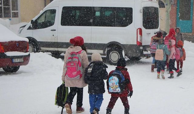 Kozluk ve Sason'da eğitime kar engeli