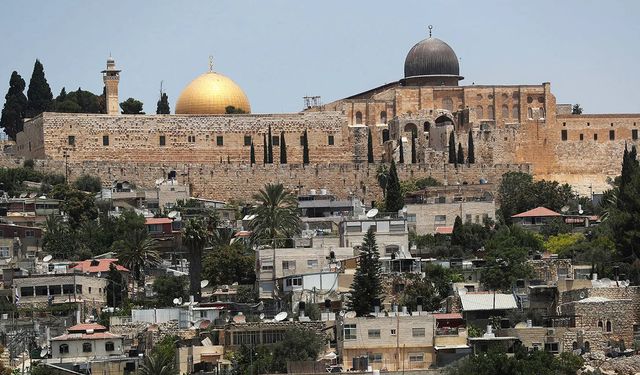 Kudüs işgal ediliyor: Müslümanlara Mescid-i Aksa ve çevresi için harekete geçme çağrısı