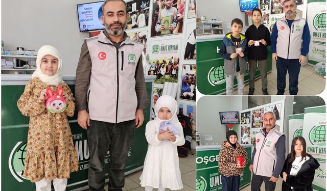 Minik yürekler kumbaralarını Gazze için açtı