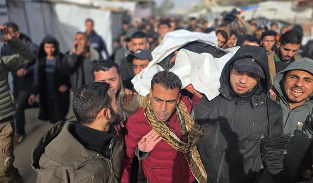 Siyonist rejim Şucaiyye'ye saldırdı: Bir şehit