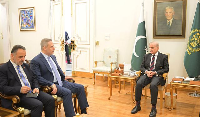 Dışişleri Bakanı Fidan, Pakistan Başbakanı Şerif ile görüştü