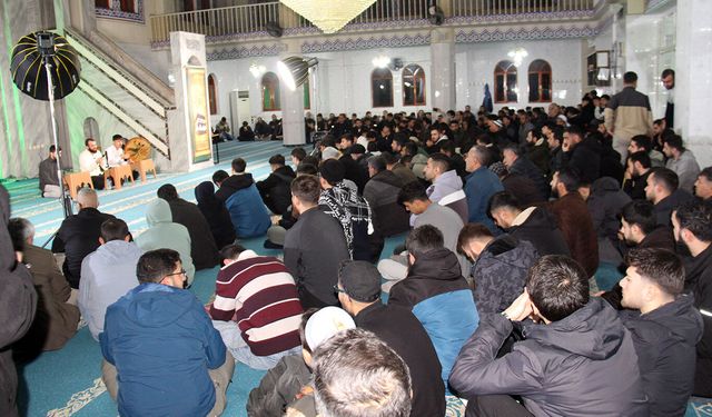 Diyarbakır'da Kadir Gecesi dualarla ihya edildi