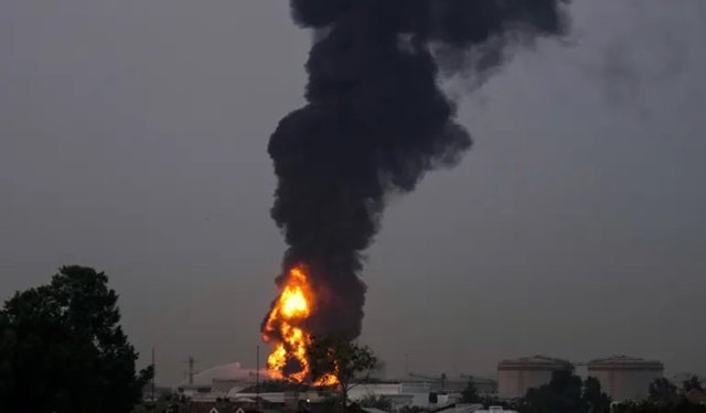 İran'dan Körfez'de geniş çaplı operasyonlar: ABD hedefleri vuruldu