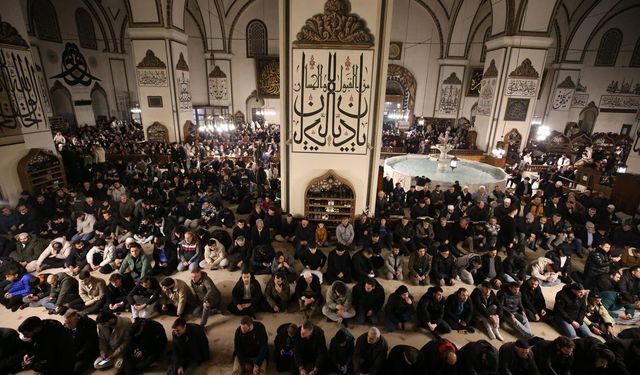 Kadir Gecesi’nde Bursalılar camilere akın etti