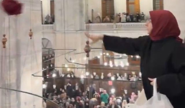 Mescid-i Aksa'nın kapalı olmasına tepki gösteren kadınlardan Fatih Camii'nde sembolik eylem