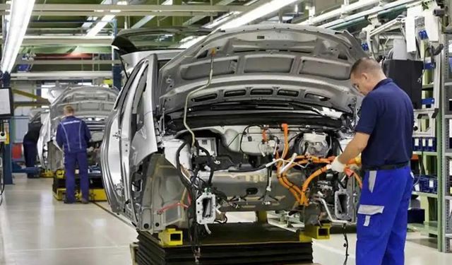 Sanayi üretimi yıllık yüzde 1,8 azaldı