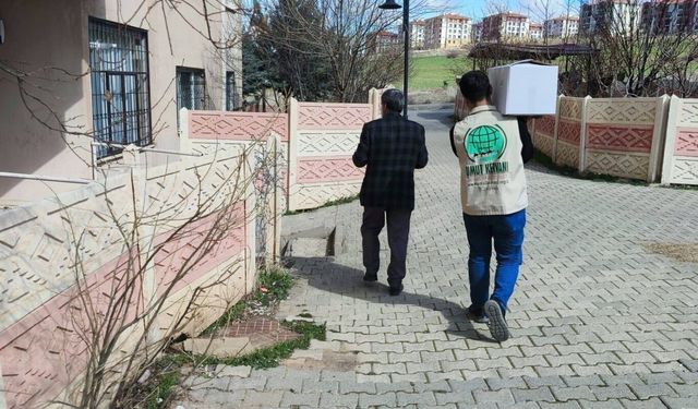Umut Kervanı Elazığ Derneği’nden ihtiyaç sahibi ailelere gıda yardımı