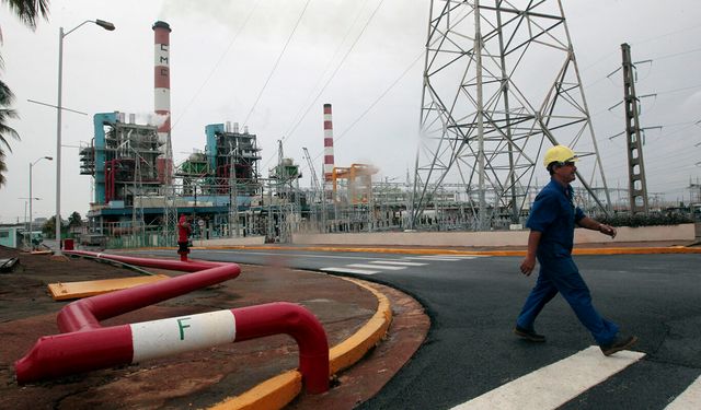 ABD'den, Küba'da Irak benzeri açlık ve enerji ablukası: Sıkıştır ve itaat ettir