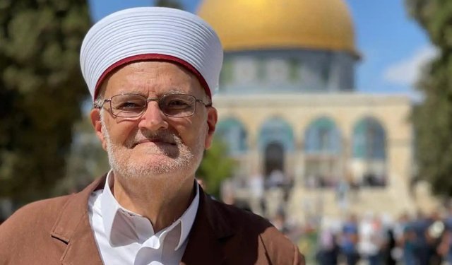 'işgalci rejim, Şeyh Sabri'nin Aksa'ya girişini engelledi'