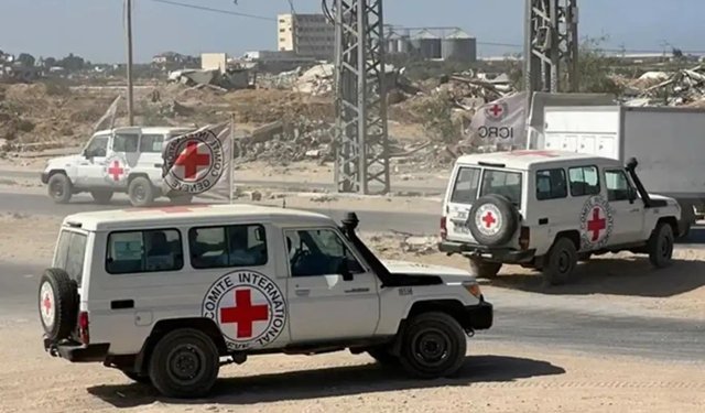 işgalci rejimin serbest bıraktığı 12 Filistinli Gazze'ye ulaştı