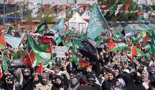 İstanbul'daki Mevlid-i Nebi etkinliği önemli mesajlarla son buldu