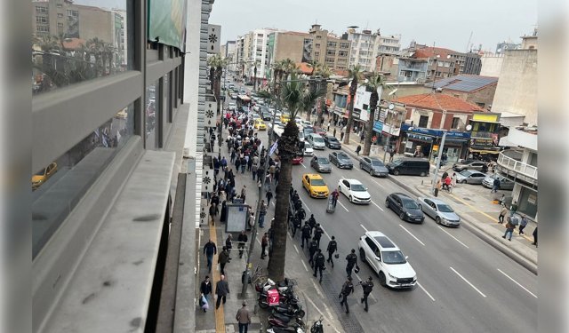 İzmir'de öğretmenlerden şiddete karşı grev