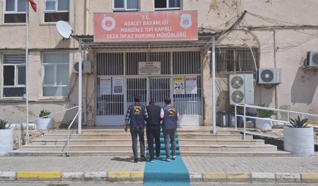 Mardin'de kesinleşmiş hapis cezaları bulunan 2 firari yakalandı