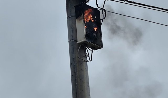 Mardin'de sağanak sırasında elektrik panosunda yangın