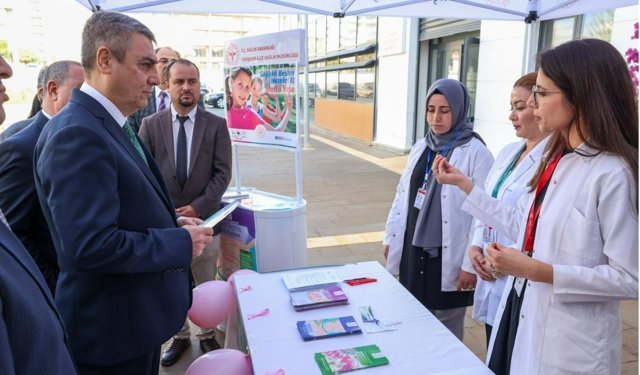 Mersin'de kanser haftasında erken teşhise dikkat çekildi