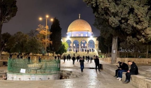 Mescid-i Aksa 40 gün sonra açıldı: İşgalin kapattığı kapılar sabah ezanıyla aralandı