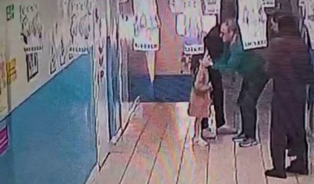 Öğrencinin hayatını öğretmeni kurtardı: Heimlich manevrasıyla nefes aldı