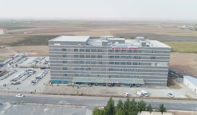 Şanlıurfa'da tekeri patlayan araç devrildi: 8 yaralı