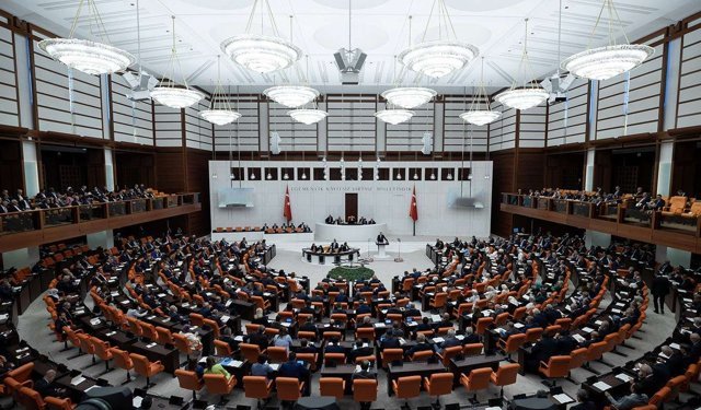Sosyal medya ve doğum iznine ilişkin düzenlemeler kanunlaştı