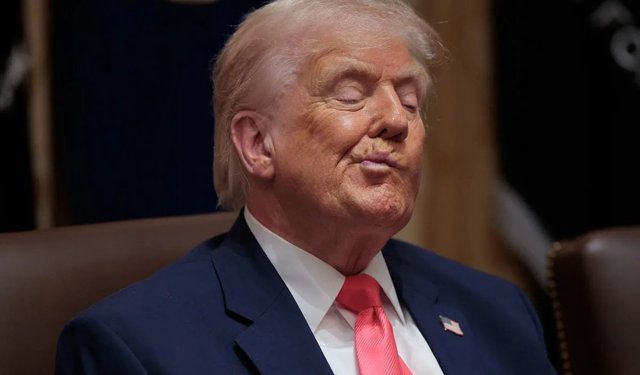 Trump'tan İran'a 'bir gecede yok edilebilir' tehdidi